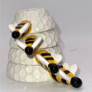 Honey Bumble Bee Hive Honeycomb Ceramic Stacking Measuring Cup Set Young’s Inc